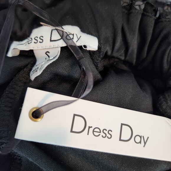 NWT Dress Day Sequin Plunge Neckline Open Back Formal Gown Long Sheer Skirt - Picture 4 of 10